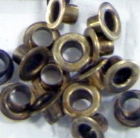 Teste de resistência à corrosão em acessórios metálicos