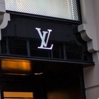 Louis Vuitton lança site de comércio eletrónico na China