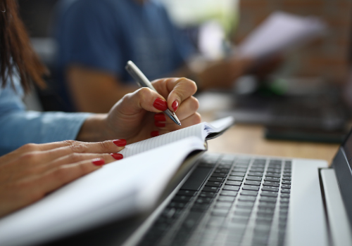 Plano formativo para o último trimestre de 2025