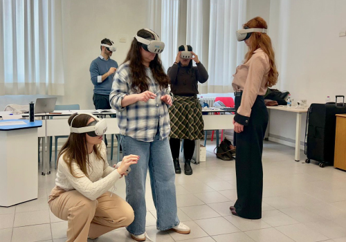 Formação internacional para técnicos e formadores em laboratórios de metaverso