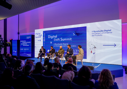 Setor reunido para debater a revolução digital no desenvolvimento do produto