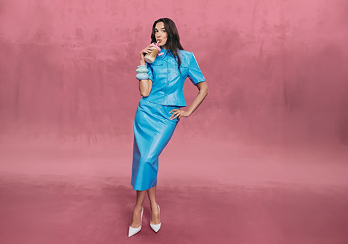 Dua Lipa rendida ao calçado português