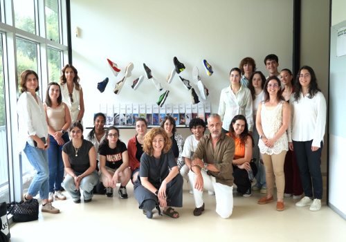 Exposição de sneakers feitos por alunos da ESAN em colaboração com o CTCP