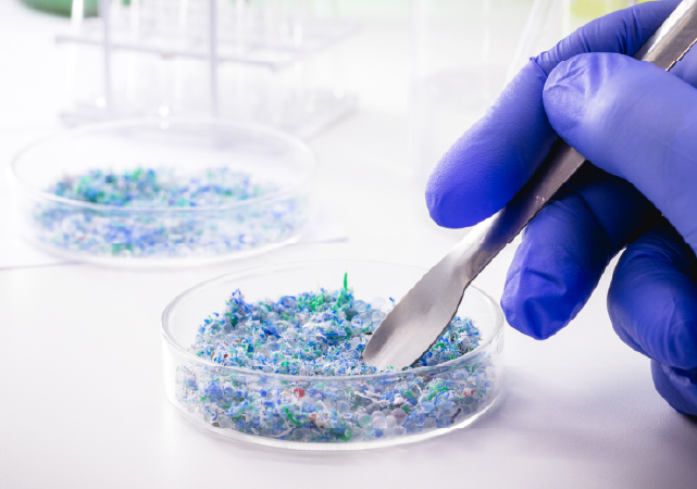 Novas regras europeias <br>sobre microplásticos: <br>o que muda para o setor